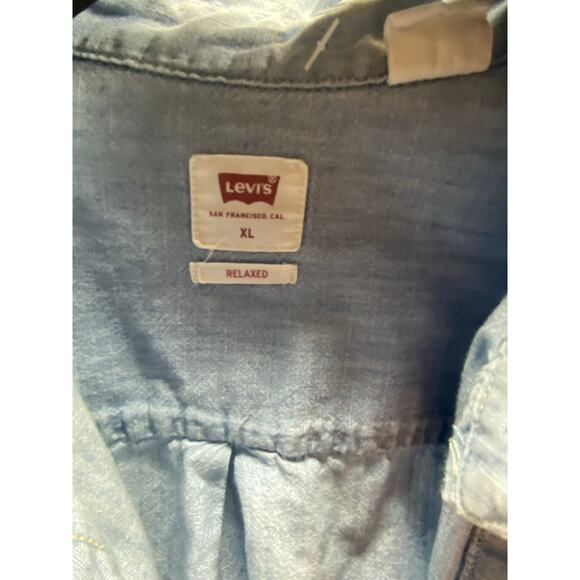 Levi’s Women's XL Long Sleeve Cotton Button Down Light Blue Relaxed Fit Chambray - Picture 5 of 9